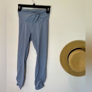 LULULEMON Align High-Rise Crop 23" Twist Waist Legging • Chambray • Size 2